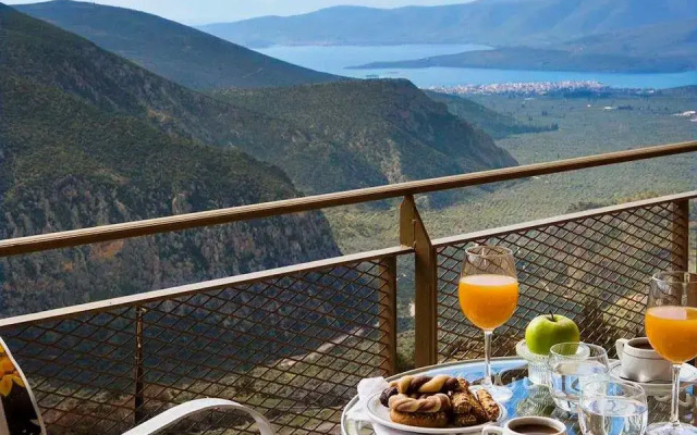 Nidimos Hotel