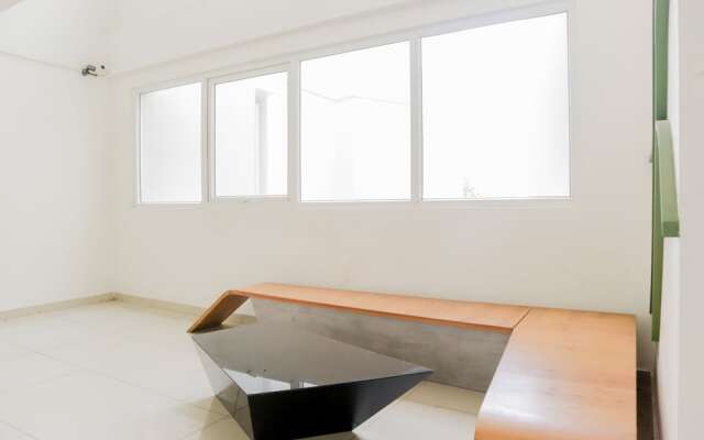 OYO 1242 Aeropolis Apartment