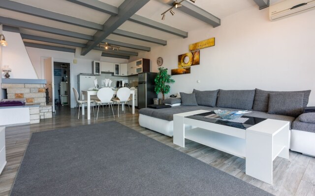 Apartment Schildy