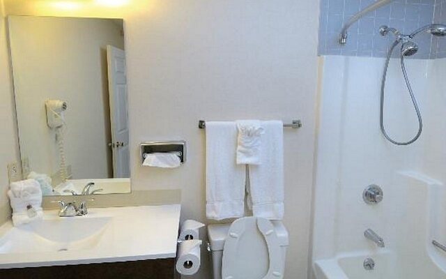 Baldwin Inn & Suites