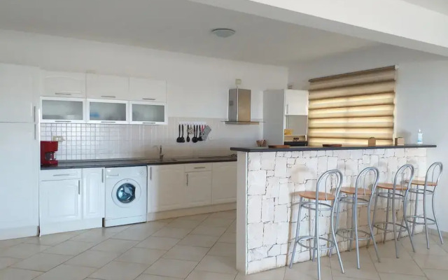 Swyn - The Flat Close To The Beach
