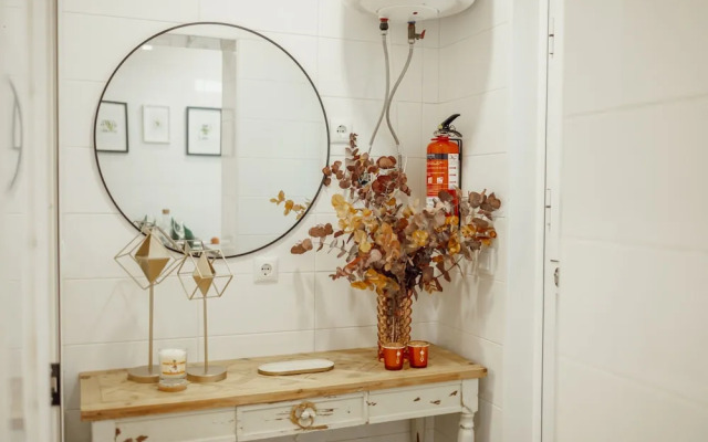 City Center Comfort Apartment A by Vacationy