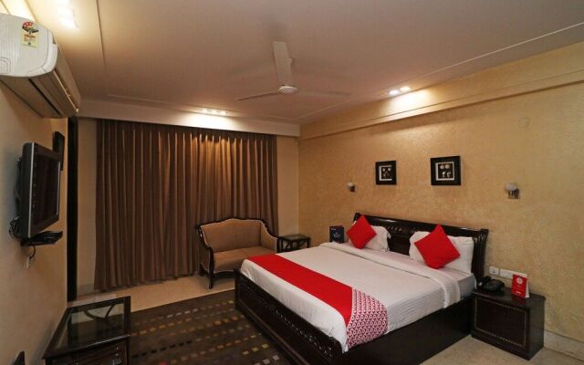 OYO 26915 Hotel North East Residency