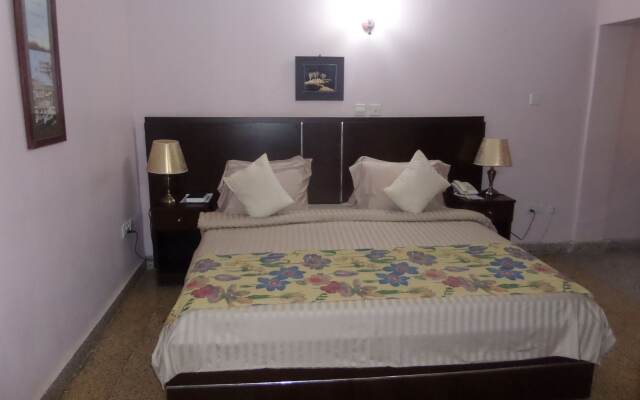 Sheer Luxury Apartments & Suites