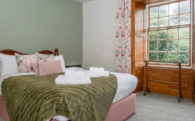 Watermouth Castle, Rhododendron Apartment