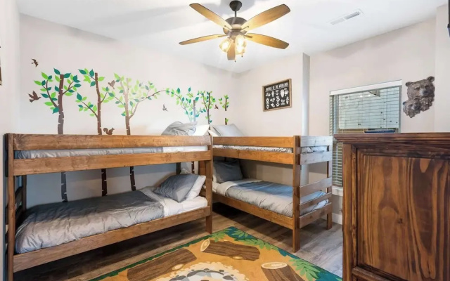 A Birds Eye Bridge View - 5 BDR w/ Private Hot Tub