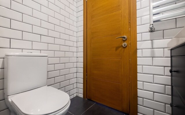 2 BR Stylish Duplex With View