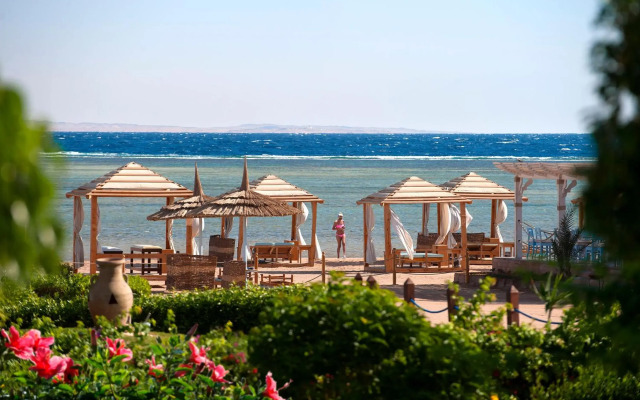 Amwaj Oyoun Resort & Casino