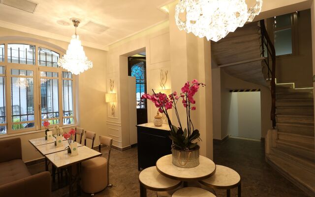 Fuga Hotel Constantinidis