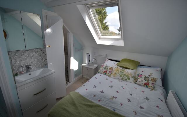 Immaculate 4-bed Apartment in Bournemouth & spa