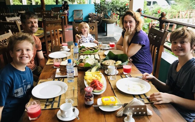 Hungry Lion Resort and Restaurant