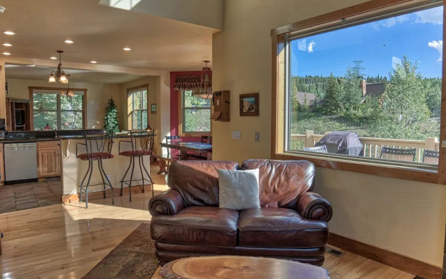 120 Rachel Lane Private Home with Hot Tub