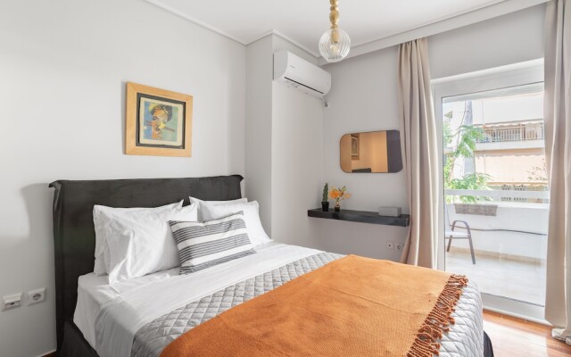 Fresh Detailed Stylish Apt at Acropolis