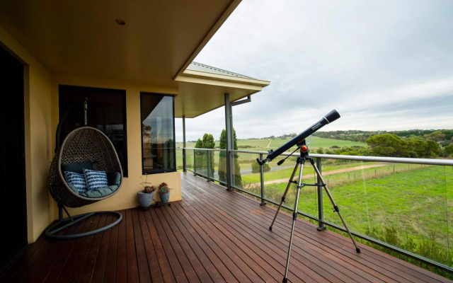 Hilltop Apartments Phillip Island - Adults Only