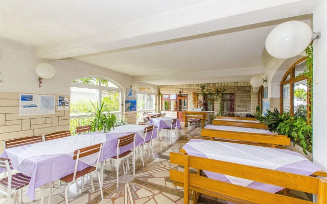 Apartment and Rooms Ivan