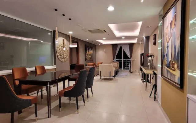Goldcrest Luxury Apartments
