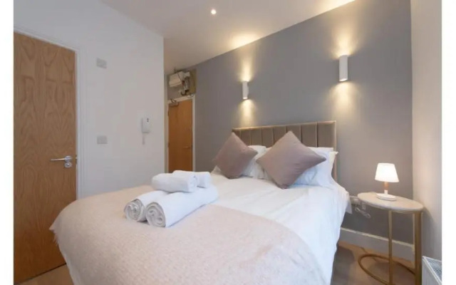 Dainty Studio Apartment Close to Everything