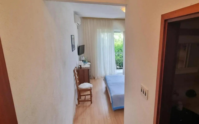 Apartments and rooms with parking space Supetar, Brac - 5658