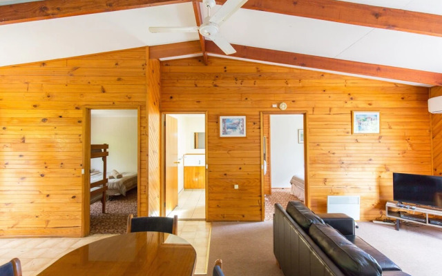 Wonboyn Cabins & Caravan Park