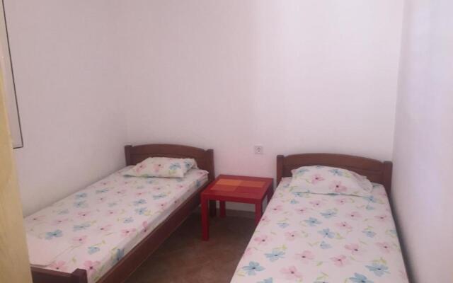 Apartman Sutomore 8 osoba