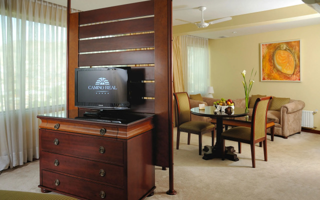 Suites Camino Real
