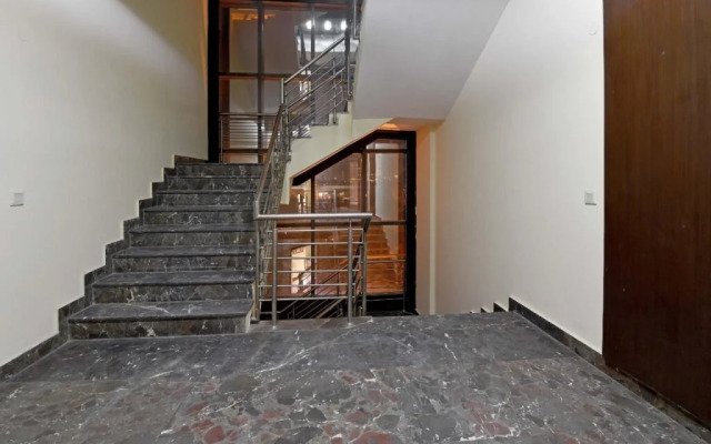 Golf View by OYO Rooms