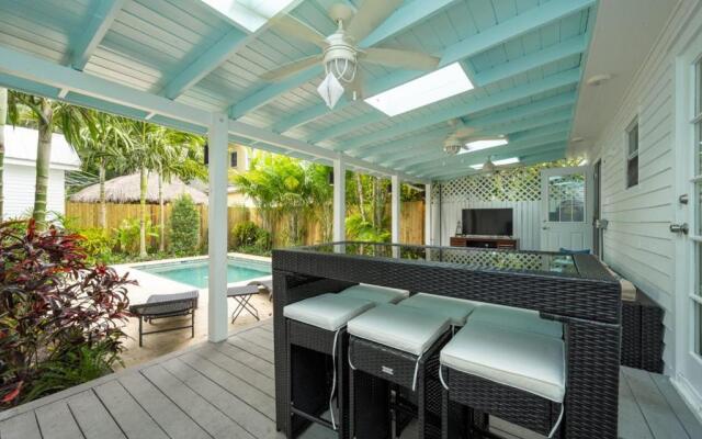 Southern Palms by Brightwild Pool Parking