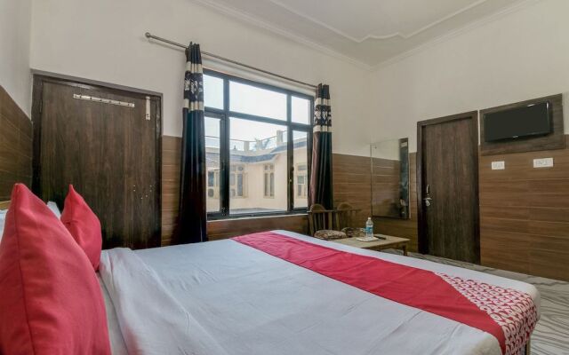 OYO 24893 Palak Lodge