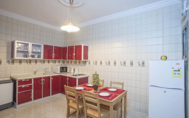 Al Ezzah Palace Hotel Suites