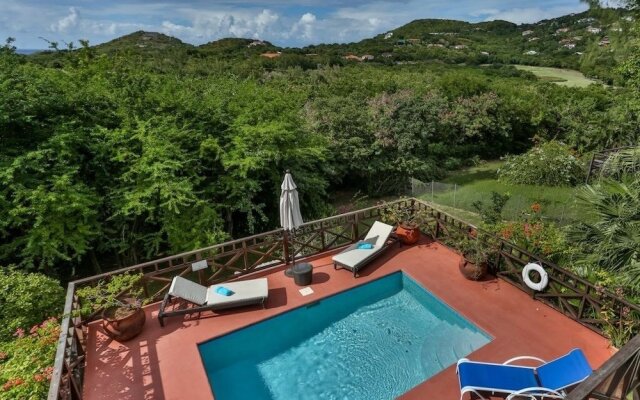 Overlooking The Golf Course - Villa D'arcy 2 Bedroom Villa