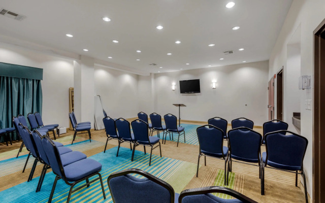 Comfort Suites Waco North - Near University Area