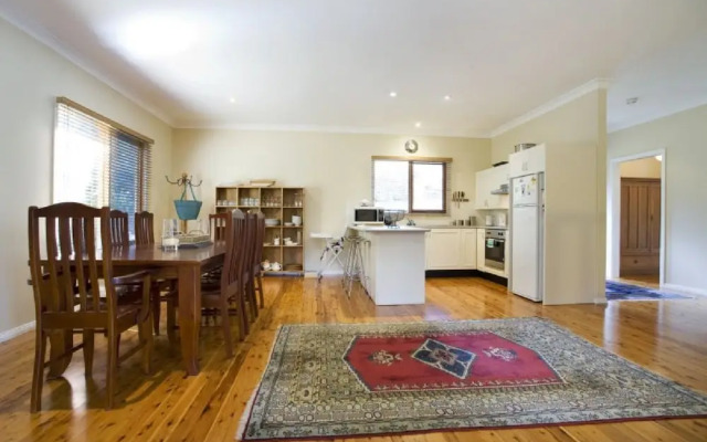 Gumview Cottage