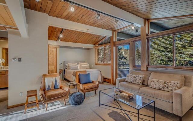 Laurelwood Condominiums Studio Premier Unit 114