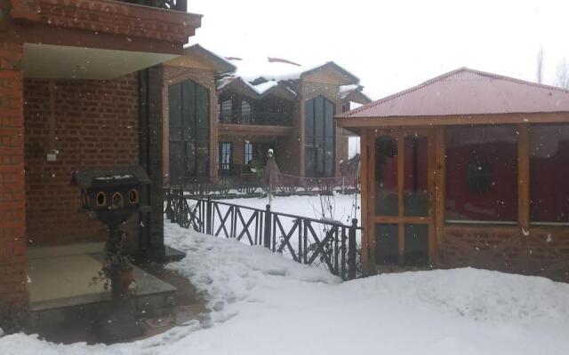 Cedrus By Evoke Resort