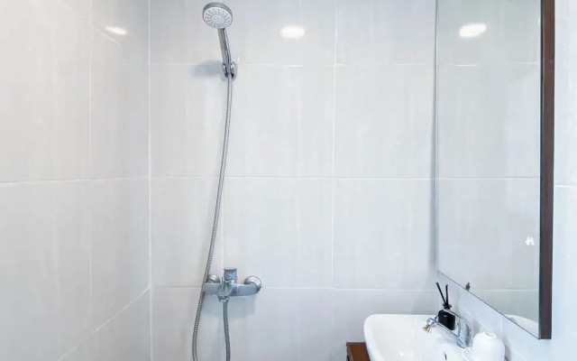 Chic And Cozy Studio At Meikarta Apartment