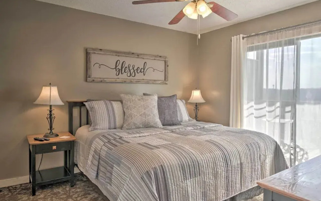 Ozark Mountain Condo ~ 2 Mi to Silver Dollar City!