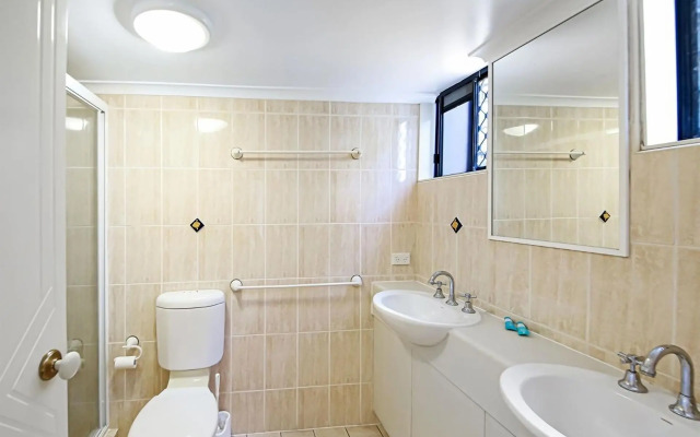 Unit 2 'The Rocks', Coolum Beach