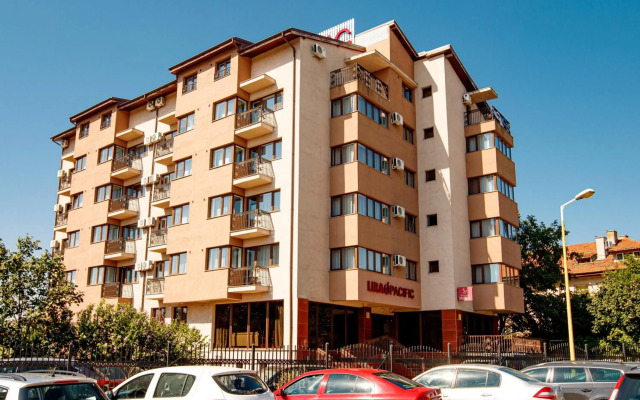Lira Pacific Aparthotel