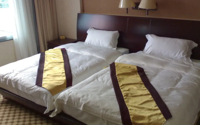 Royal Hotel Luang Namtha ' Huang Ching'