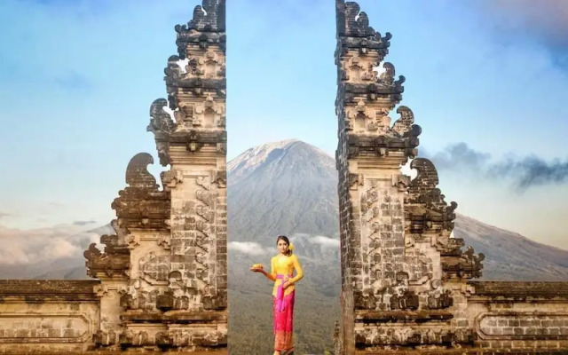 Puri Abian Ari