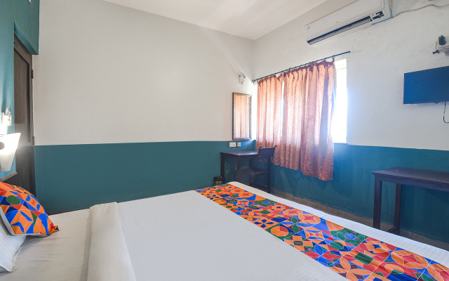FabExpress Paradise Inn III