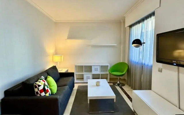 Engracia Square 1-bedroom Apartment in Chamber