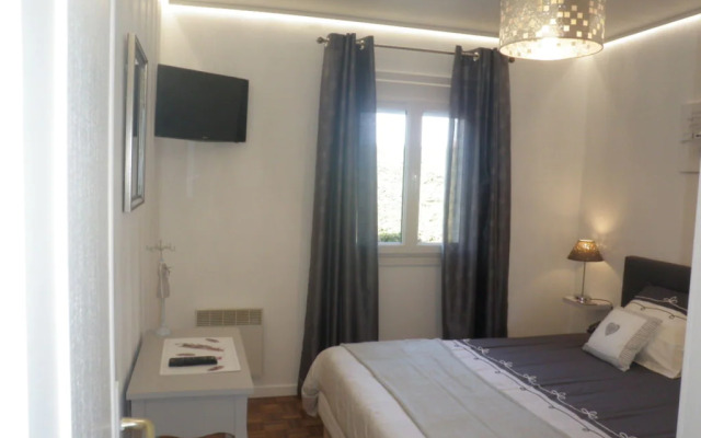 Snug holiday home in Denneville Plage near beach