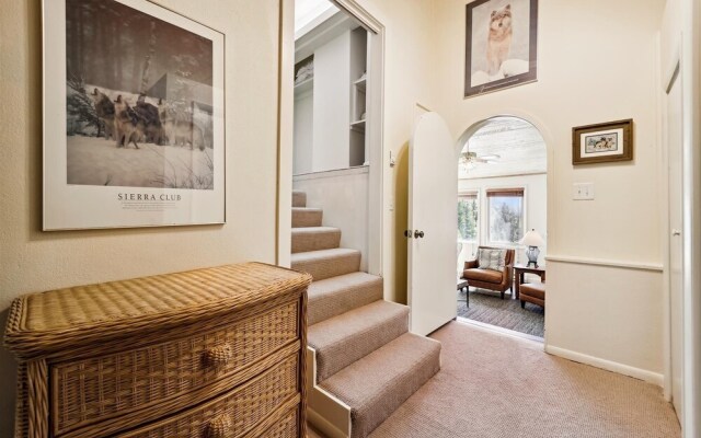 Snowflake Lookout 3 Bedroom Duplex by RedAwning