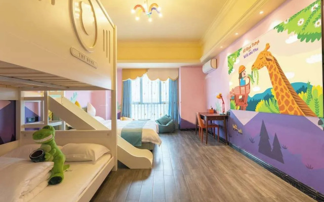 Wind Sleeping Color Hotel