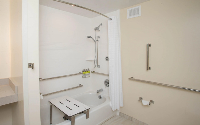 Candlewood Suites Cleveland South - Independence by IHG