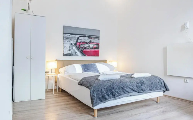 Affordable Stay Near Wiener Stadthalle