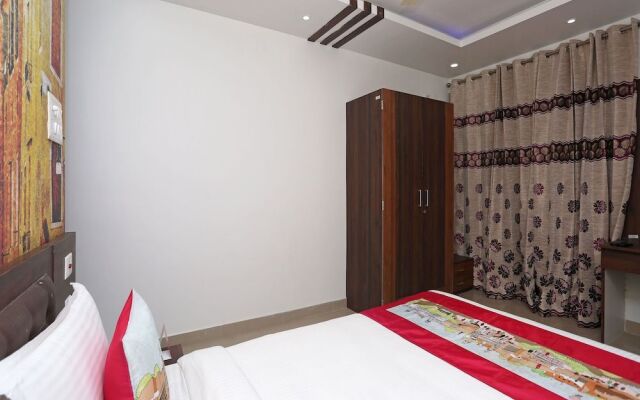 OYO 10734 Hotel NE Residency