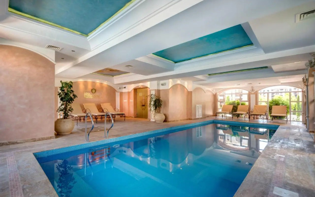 Aparthotel Izida Palace