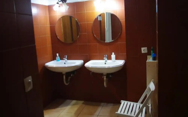 Small Funny World Athens - Hostel